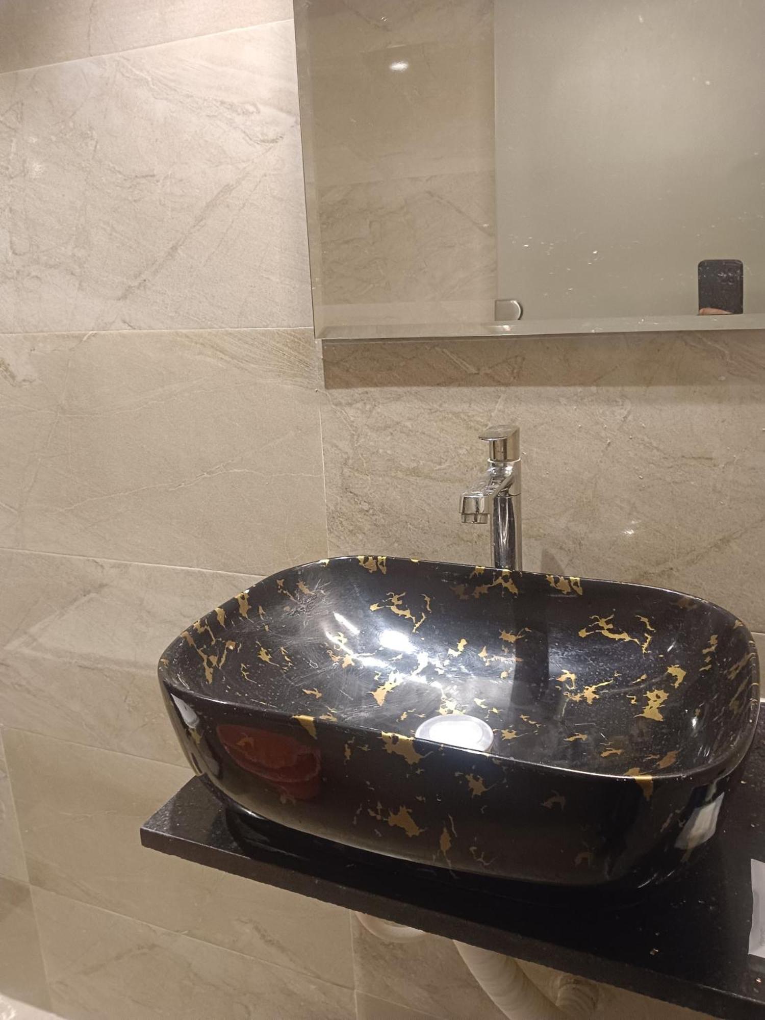 Grand Dyad - Near Kokilaben Hospital Andheri West 3* Bombaj